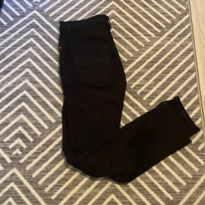 Nudie Jeans - 31/32  Perfekt skick Lite små rekommenderar att du är 170-179