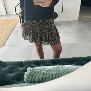 Kjol Scotch & soda - Kjol från scotch & soda! Knappt använd och i jättefint skick