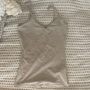 HM linne - Brunt/beige linne från HM🤎 Använd en gång. Använd köp nu!