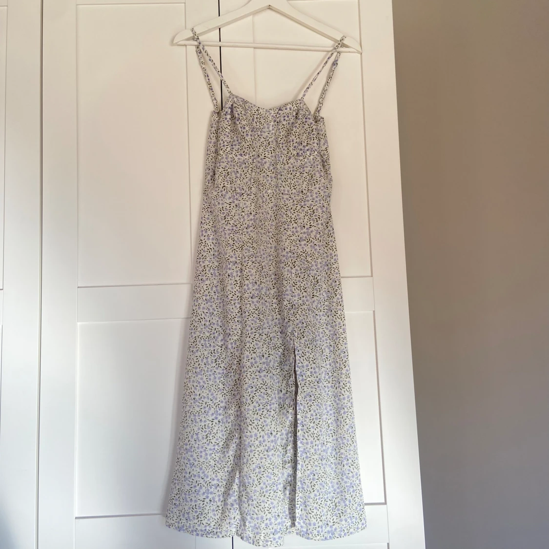 Blommig sommarklänning - 91