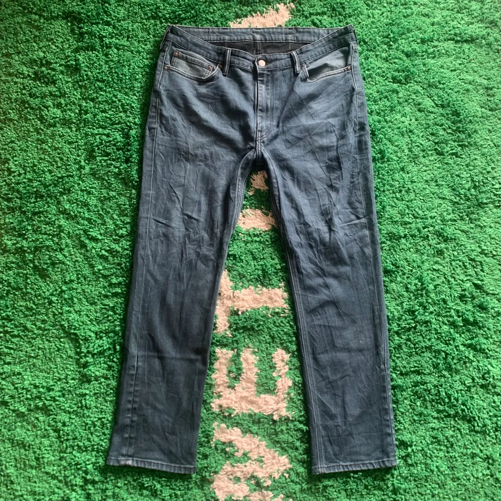 Sköna Levis jeans i modellen 511. Uppskattat skick 8/10. Skicka ett meddelande innan köp!. Jeans & Byxor.