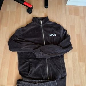 Mjukis tracksuit - Mjukis tracksuit, skön till sommaren Helt oanvänd 10/10 skick