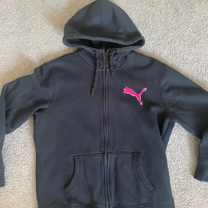 ZIP UP HOODIE - en puma zip up som inte används längre! 