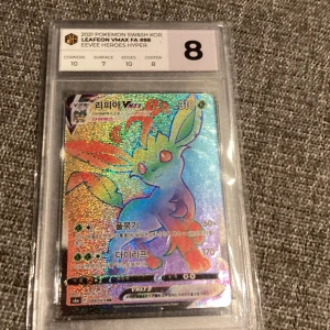 Pokémon kort Leafeon VMAX Rainbow Eevee Heros  - Fint ovanligt graderat kort 