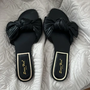 Rosett sandaler! - Jätte söta sandaler med rosetter på!😍