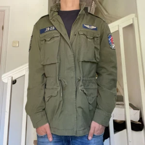 Ralph Lauren Field Jacket  - Säljer nu denna ovanliga Field Jacket från Polo Ralph Lauren. Skicket är nästintill nyskick 9.5/10✅ Nypris Ca 5200kr💸 