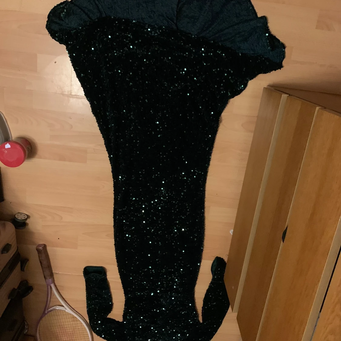 Mörk grön klänning för salu