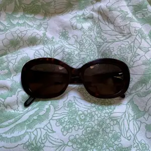 Vintage solglasögon från Calvin Klein🕶️