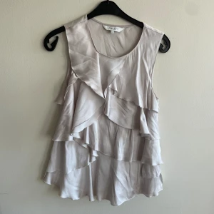 Vit linne  - Vit fin topp