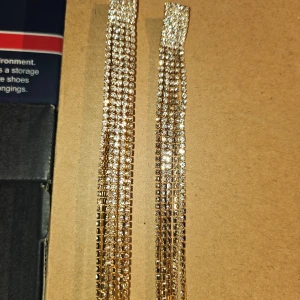 Örhänge - Strass örhänge, aldrig använda