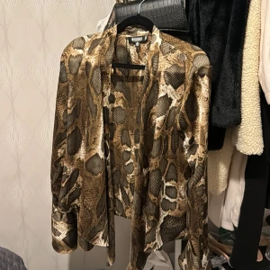 Luftig blus  - Oanvänd 