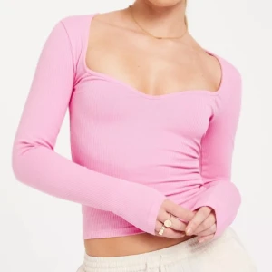 Rosa långärmad topp - Rosa topp från nelly!! Endast använd 1 gång