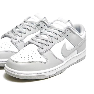 Nike dunks grey fog - Använda fåtals gånger. Ser helt nya ut. Är inte min stil och har ingen nytta av dom så säljer dom nu. Kan gå ner ganska mycke i pris vill bara ha pengar.😊