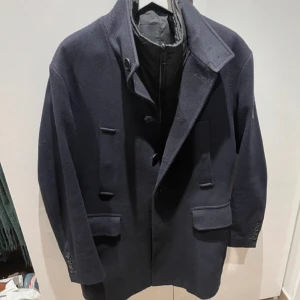 J.Lindeberg rock - Ny J.Lindeberg rock med väst innuti-Nypris ungefär 4500-Storlek M-dm för mer funderingar 