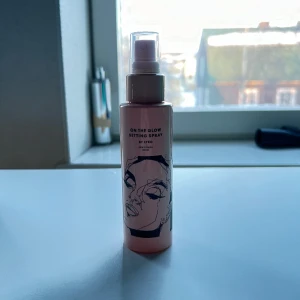 Settingspray  - Helt oanvänd från Lyko 