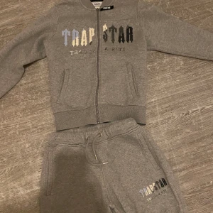 Trapstar tracksuit - Mycket bra skick använd fåtal gånger