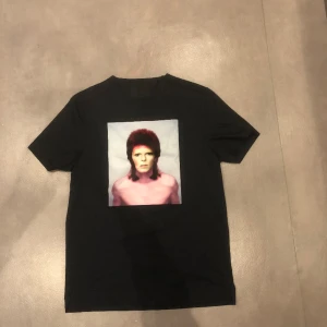 Limitato t-shirt - Tjena, säljer nu en riktigt snygg Limitato t shirt i skick 9/10 inga defekter🙌 vid frågor och funderingar skriv gärna🙌🤝