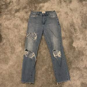 Abrand jeans A ’94 High Slim, storlek 28. Använda några gånger men fortfarande i ett bra skick.