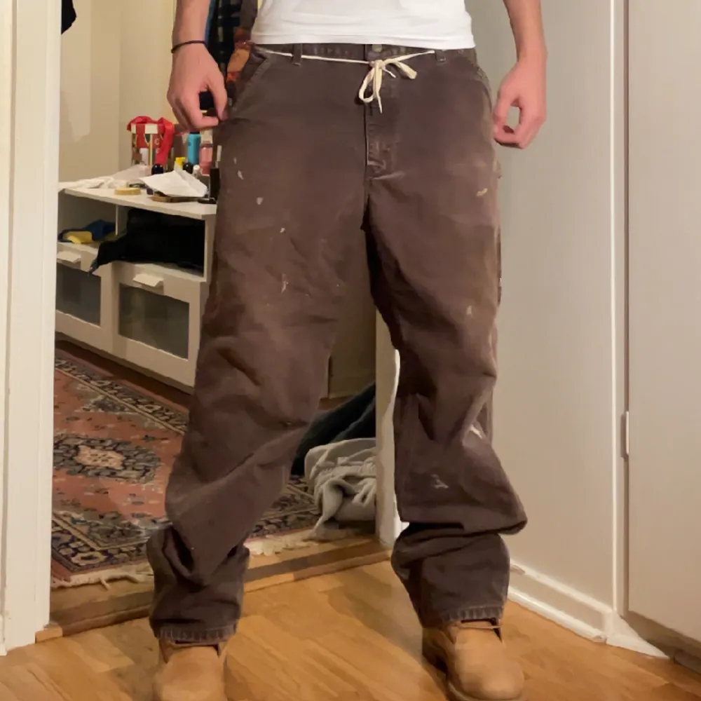 Carhartt work pants paint stained  Byxor . Jeans & Byxor.