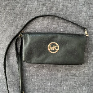 Michael Kors  - Michael Kors svart väska