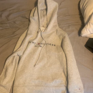 Tommy hilfiger - Passar bra  Använt 2 gånger