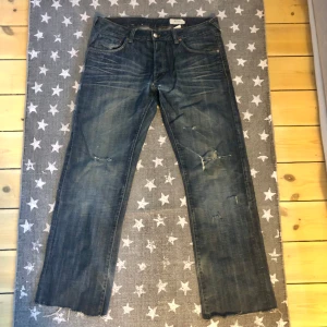 Jeans - Ett par snygga brallor med mycket heel bite