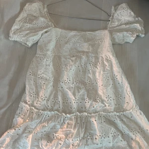 Vit sommarklänning  - Superfin klänning från HM🤍 Perfekt till midsommar eller skolavslutning