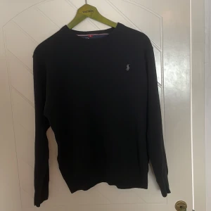 Polo Ralph lauren sweatshirt herr (stickad) - Storlek medium, passar 170-180cm lång Skick 8.5/10