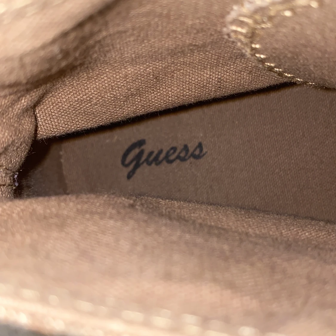 Guess skor - 92