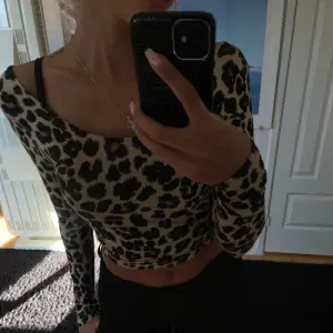 Jättefin leopard tröja från Gina tricot. Aldrig använd