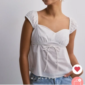 Nelly topp - Helt ny utan defekter 🌺