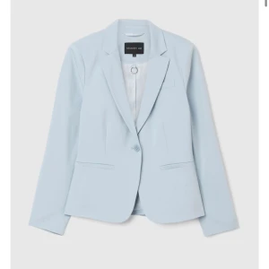 Ljusblå blazer (prislapp kvar) - Lite av ett impuls köp, har inte lyckats använda den en enda gång (prislapp kvar). Köpt för 700