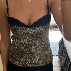 Leopard korsetttopp med kupor - Superfin och unik leopard topp med kupor i från intimissimi för några år sen 💗💗🐆🐆