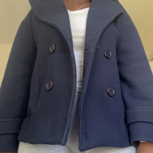 Design by si kappa - Köpt från Plick! Den är jättefin men nopprig och jag har använt den 1 gång från att jag har köpt den :)