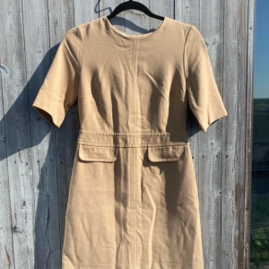 klänning från NewLook - storlek 36 fint skick, inga anmärkningar 