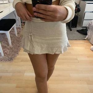 Linnekjol - Min favoritkjol som tyvärr blivit för liten för mej