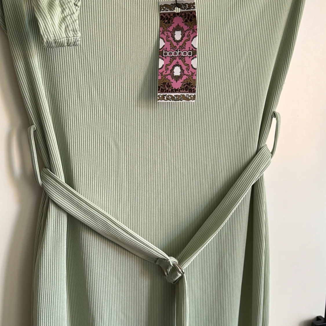 Boohoo one shoulder maxi klänning - 90