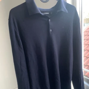 J Lindeberg Merinoull tröja - Tröja från J Lindeberg. 100% merinoull. Skick 9/10. Inga konstigheter. Köpt för 1600kr