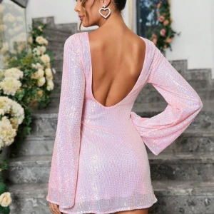 Öppen rygg klänning - Öppen rygg klänning använt en gång, pris kan diskuteras  