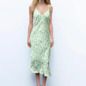 Zara klänning  - Somrig klänning från zara!