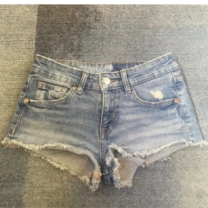 Jeansshorts  - Snygga jeansshorts💓lånade bilder
