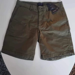 Shorts från Lexington  - Gröna shorts från Lexington, aldrig använda. Lapp sitter kvar på plagget   Önskas fler bilder är det bara att höra av sig 