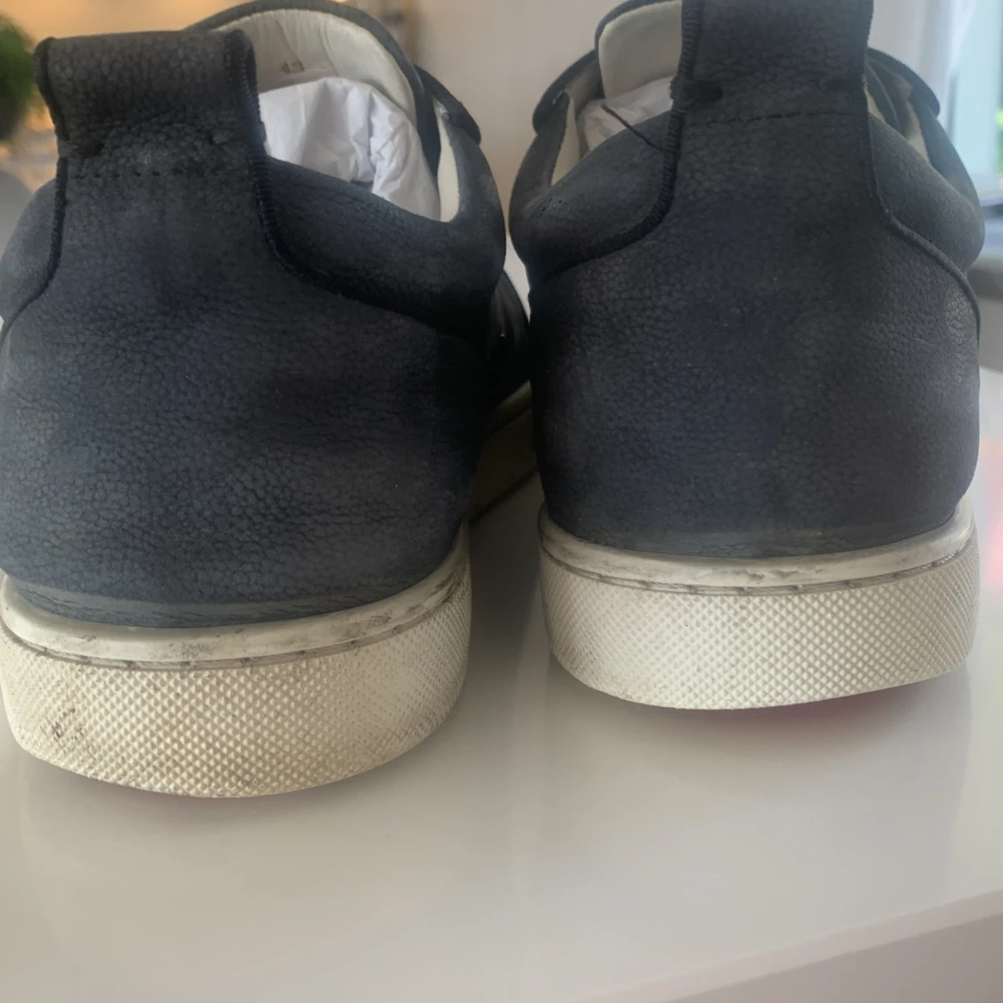 Louboutin mörkblå läder/mocka - 92