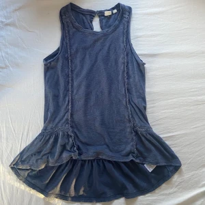 volangtopp - Jättefin volangtopp med många fina detaljer💓