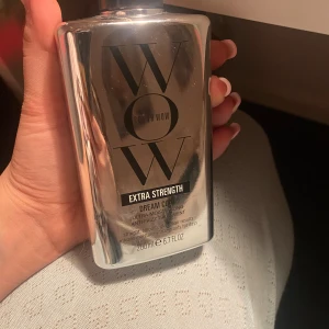 Wow extra stright - Helt ny, fick den i present men har ruttnat hos mig då jag inte använder den