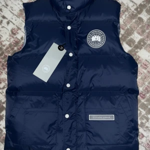 Canada gose väst - Canada gose väst till salu   Helt ny aldrig använt  Köparen står för frakt