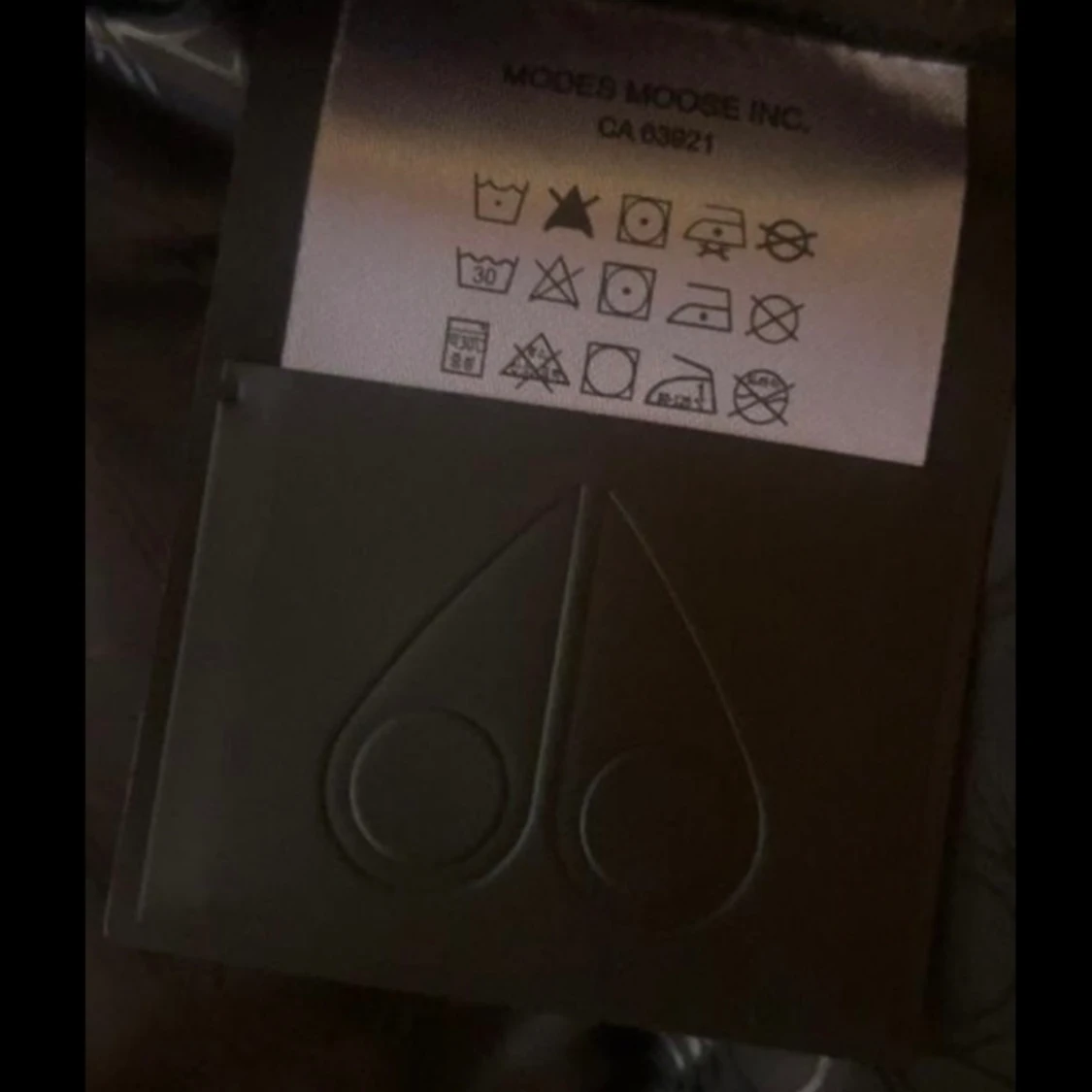 En moose knuckles väst från johnells priset går att diskutera, nypris 7300 - 91