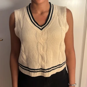 En stickad tröja  - En fin stickad tröja 