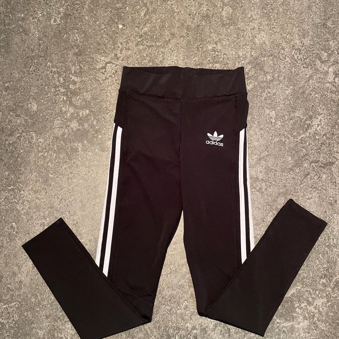 Adidas gymbyxa storlek S
