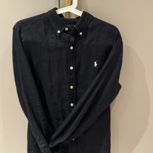 Ralph Lauren Linne Skjorta - Ralph Lauren skjorta 100% Linne Cond: 10/10 Nypris; 1995:- Slim fit S 